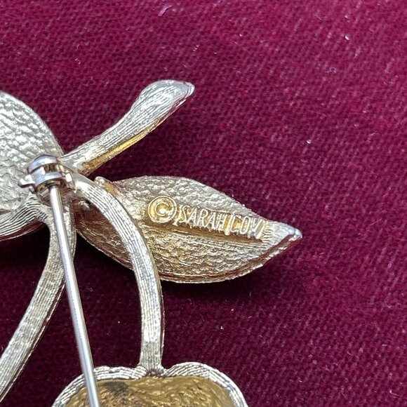 Cherry Brooch Sarah Coventry "Golden Cherries" Gold Tone Fruit Vintage 1966 Pin - Picture 6 of 7